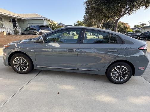 2020 Hyundai IONIQ EV SE