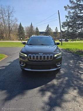 Black 2019 Jeep Cherokee Limited