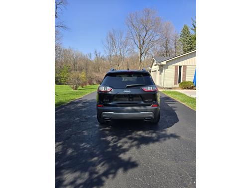 Black 2019 Jeep Cherokee Limited