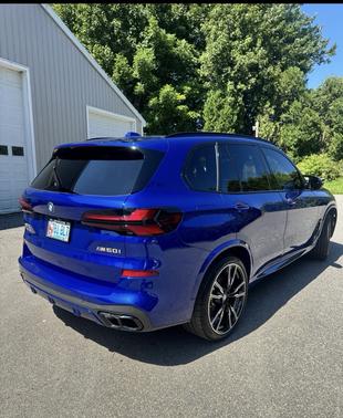 2025 BMW X5 M60i