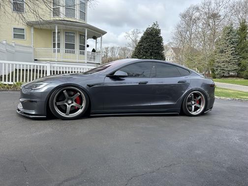 2023 Tesla Model S Plaid