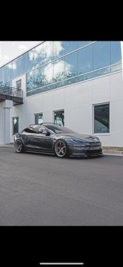 2023 Tesla Model S Plaid