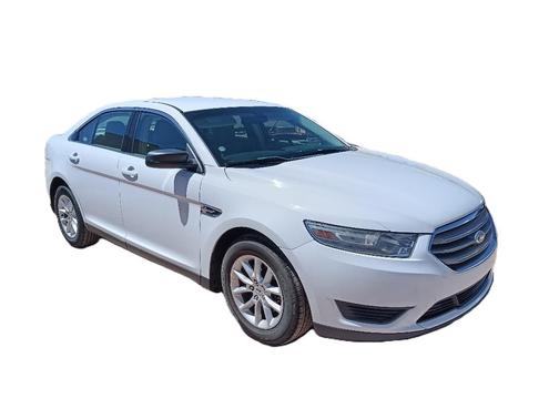 White 2013 Ford Taurus SE