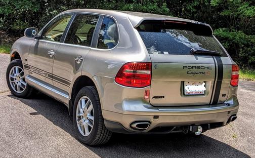 Gold 2008 Porsche Cayenne Cayenne S