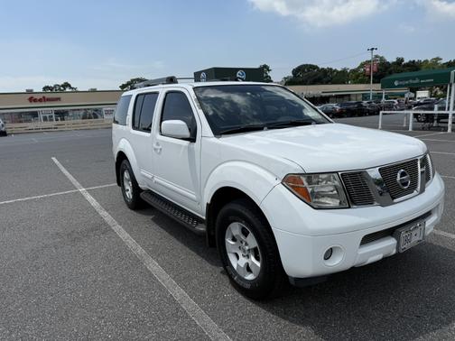 2006 Nissan Pathfinder SE