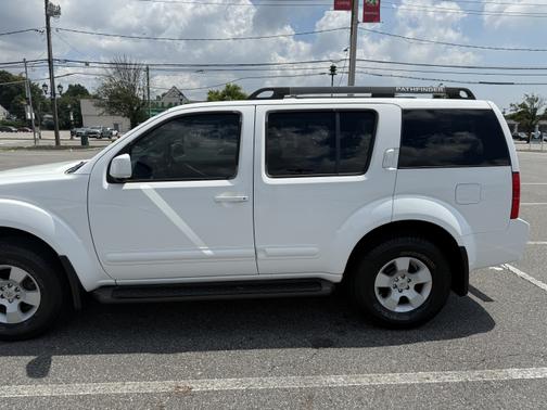 2006 Nissan Pathfinder SE