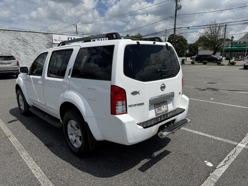 2006 Nissan Pathfinder SE