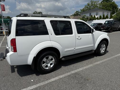 2006 Nissan Pathfinder SE