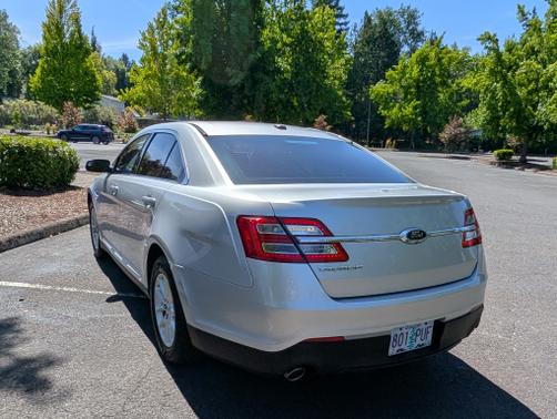 2015 Ford Taurus SE