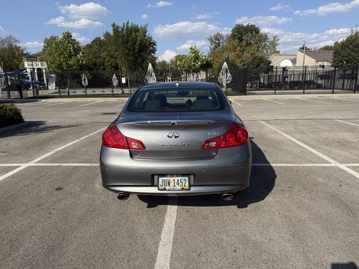 2010 INFINITI G37 x