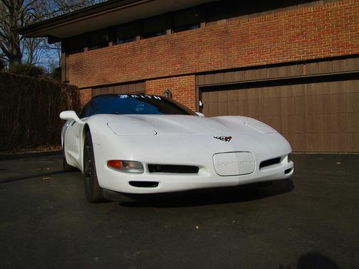 White 1998 Chevrolet Corvette Base