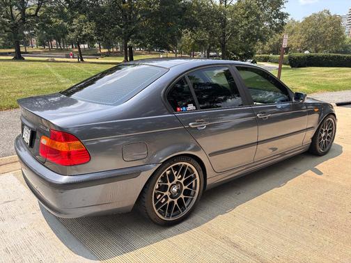 Blue 2002 BMW 325 i