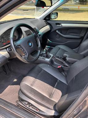 Blue 2002 BMW 325 i