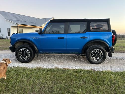 2022 Ford Bronco Base