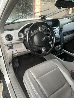 White 2009 Honda Pilot Touring