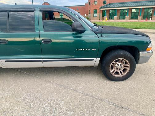 Green 2001 Dodge Dakota SLT Quad Cab