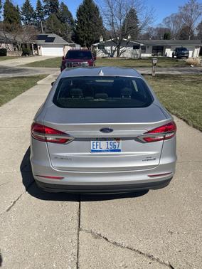 Silver 2019 Ford Fusion Hybrid SE