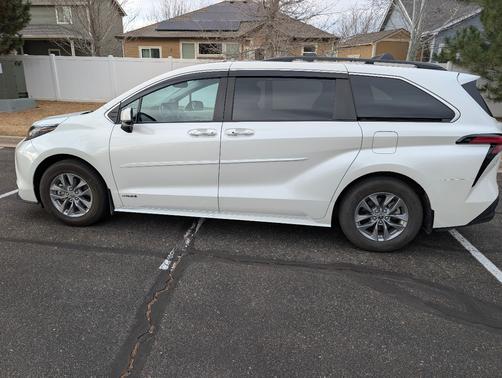 2021 Toyota Sienna XLE 7 Passenger