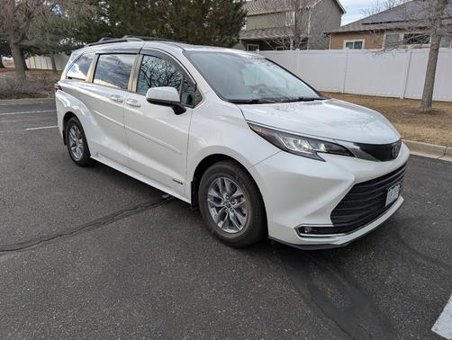 2021 Toyota Sienna XLE 7 Passenger