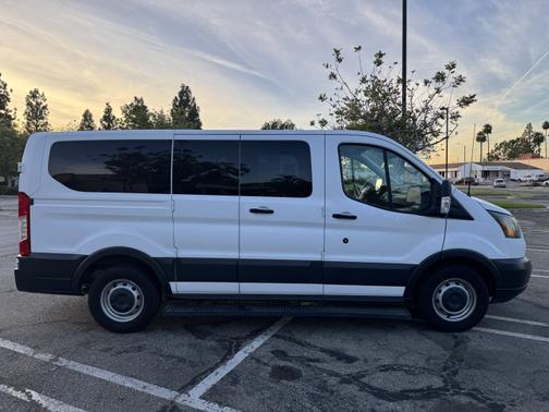 2017 Ford Transit-150 XL