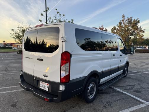 2017 Ford Transit-150 XL