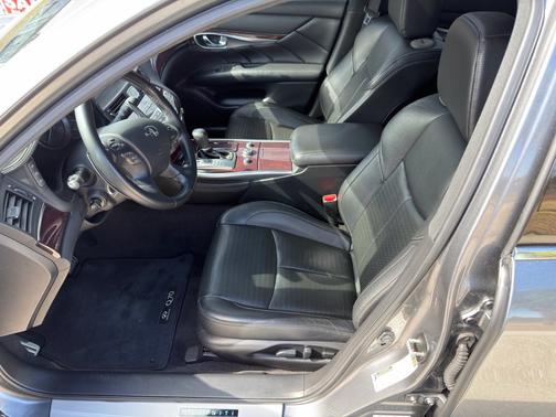 2019 INFINITI Q70 3.7 LUXE