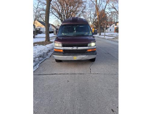 2004 Chevrolet Express 2500 Base