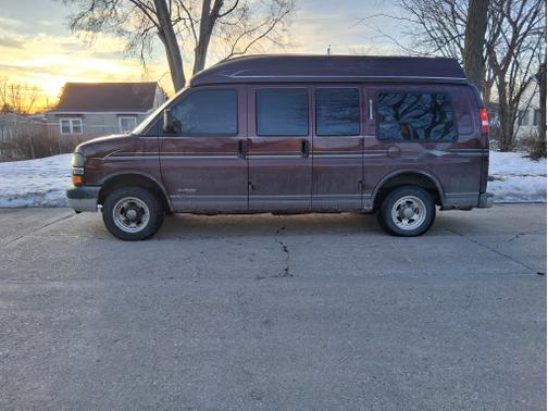 2004 Chevrolet Express 2500 Base