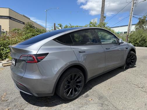 Gray 2024 Tesla Model Y Long Range