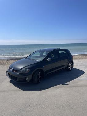 2015 Volkswagen Golf GTI 2.0T Autobahn 4-Door