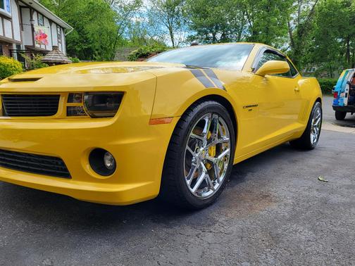 Yellow 2013 Chevrolet Camaro 2SS