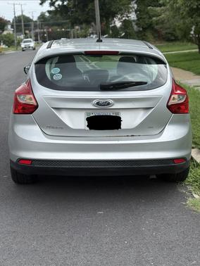 Silver 2014 Ford Focus SE