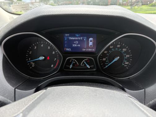 Silver 2014 Ford Focus SE