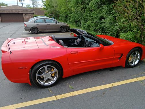 Red 2000 Chevrolet Corvette Base
