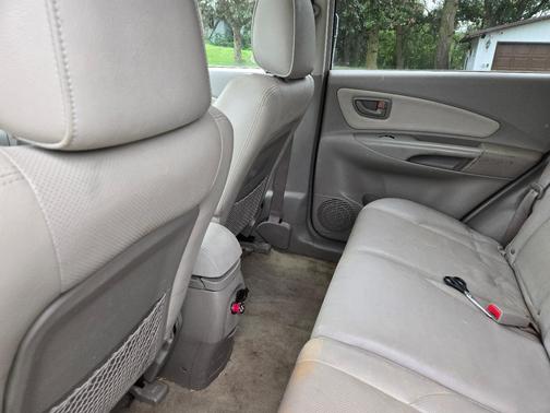 Silver 2005 Hyundai TUCSON LX