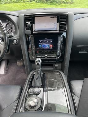 Photo 5 of 10 of 2020 INFINITI QX80 Luxe