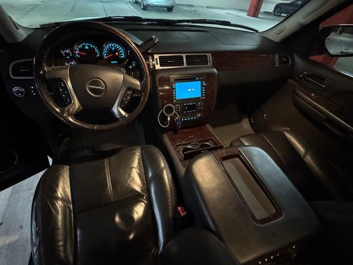 Black 2007 GMC Yukon XL Denali