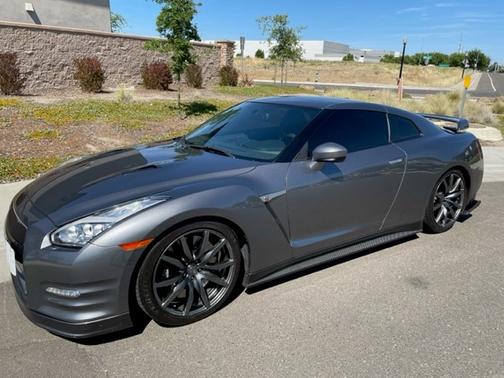 Photo 1 of 17 of 2015 Nissan GT-R Premium