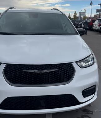 2024 Chrysler Pacifica Hybrid Road Tripper