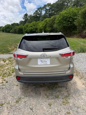Gold 2014 Toyota Highlander Limited Platinum