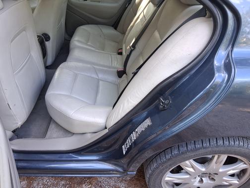 Blue 2006 Volvo S60 2.5T