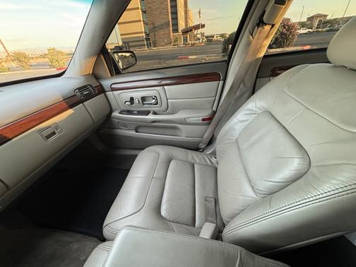 Gold 1999 Cadillac DeVille Base