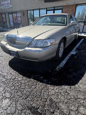2003 Lincoln Town Car Signature