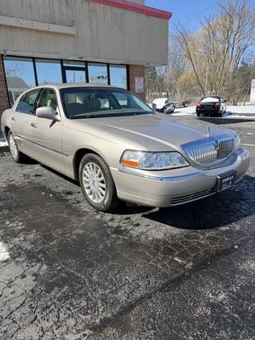 2003 Lincoln Town Car Signature