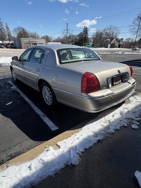 2003 Lincoln Town Car Signature