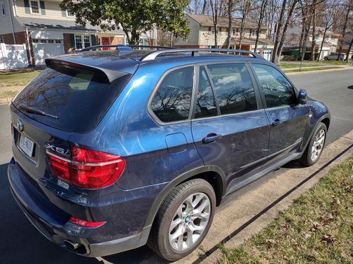 Photo 2 of 8 of 2012 BMW X5 xDrive 35i Sport Activity