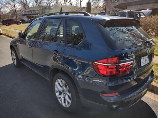 Photo 3 of 8 of 2012 BMW X5 xDrive 35i Sport Activity