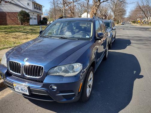 Photo 4 of 8 of 2012 BMW X5 xDrive 35i Sport Activity