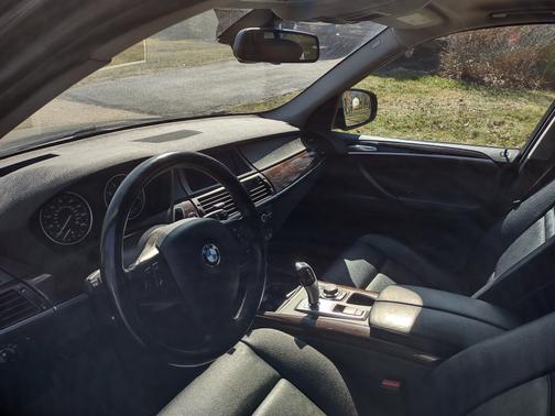 Photo 5 of 8 of 2012 BMW X5 xDrive 35i Sport Activity