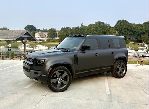2024 Land Rover Defender 110 P525 Carpathian Edition